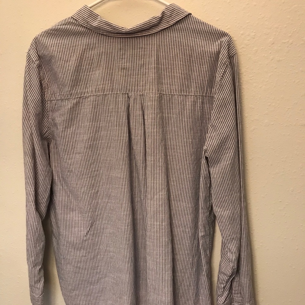 half button up blouse - Picture 2 of 3
